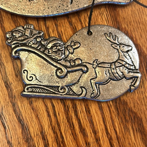 NWT Merry Christmas with Santas Sleigh Pewter Wind Chimes by Carson Industies - Picture 5 of 8